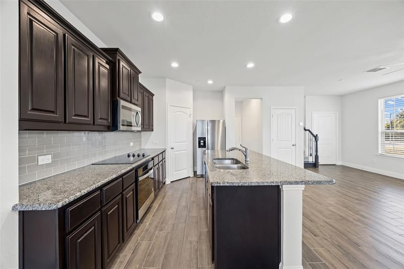 519 Sandiford Court, Mansfield TX 76063 - Photo 8