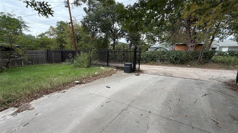 1434 Carson Street, Dallas TX 75216 - Photo 27