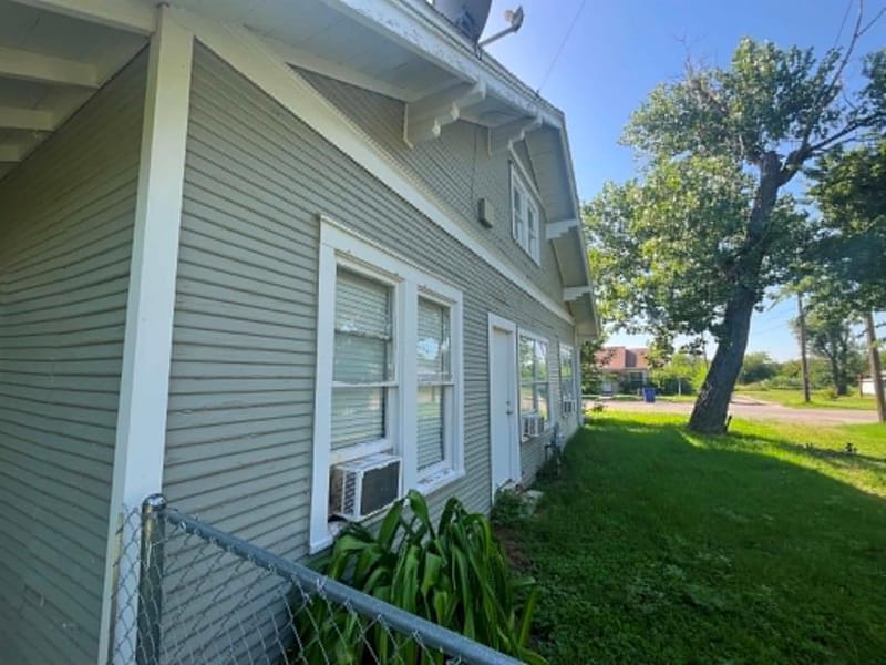 1607 Avenue I, Brownwood TX 76801 - Photo 19