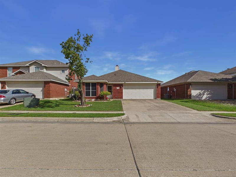 2332 Rushing Springs, Fort Worth TX 76118 - Photo 3