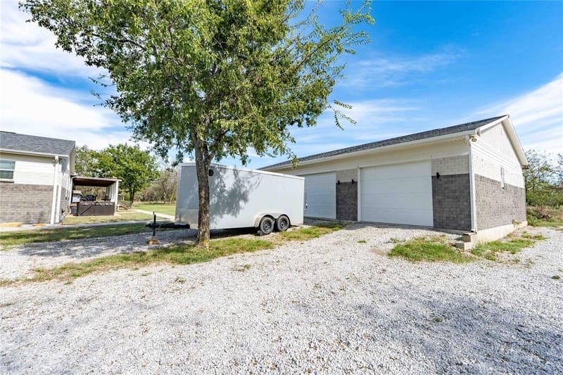 211 E Bay Drive, Bridgeport TX 76426 - Photo 9