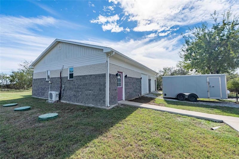 211 E Bay Drive, Bridgeport TX 76426 - Photo 8