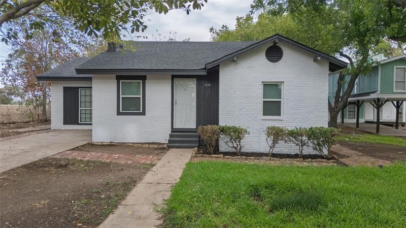 1032 W Oak Street, Weatherford TX 76086