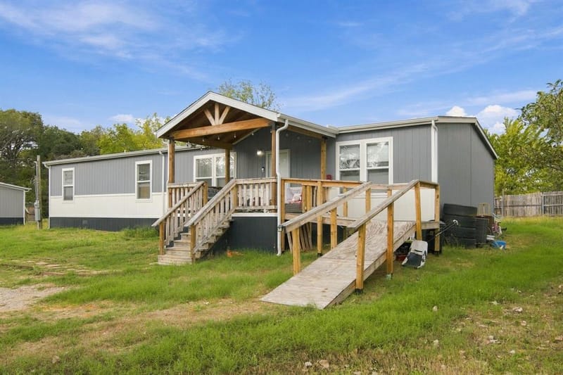 138 Kelly Court, Azle TX 76020