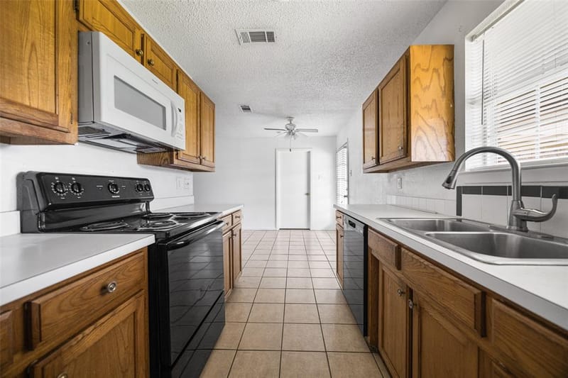 118 Windsor Drive, Wylie TX 75098 - Photo 7