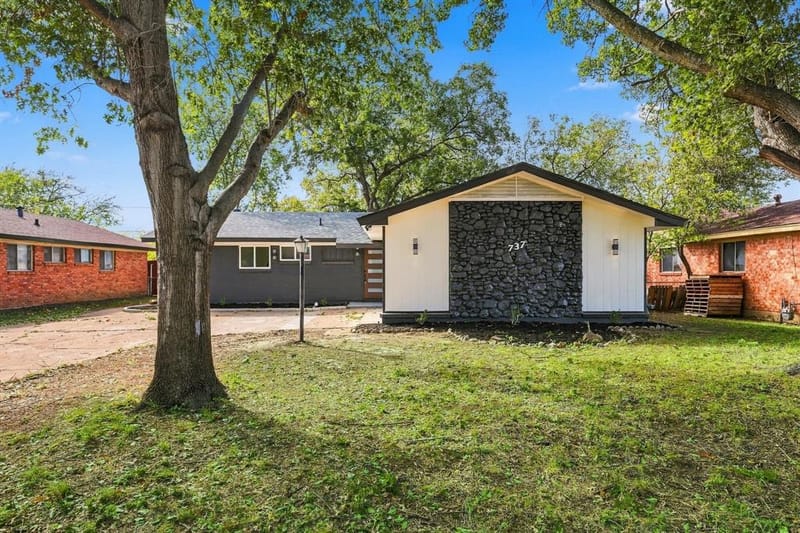 737 Blueberry Lane, Grand Prairie TX 75052
