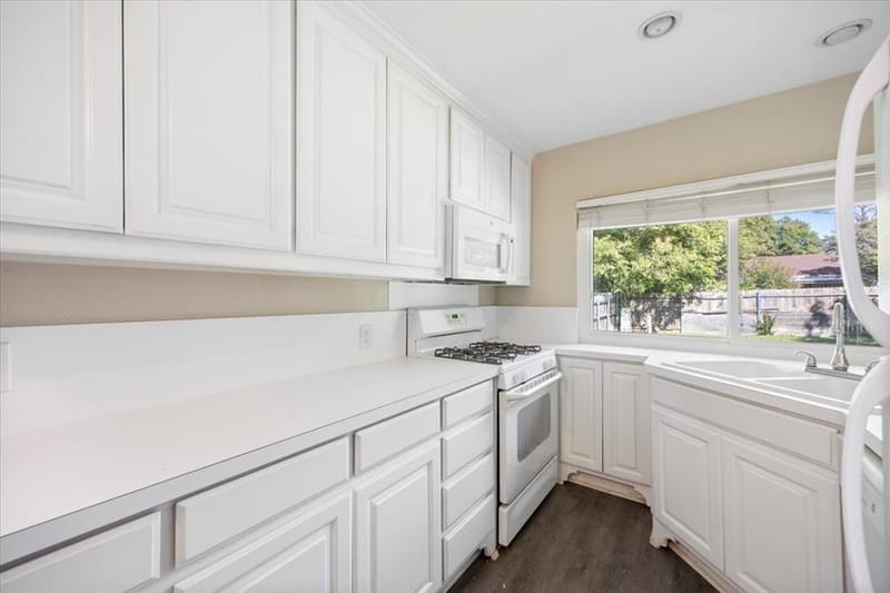 1117 High Point Road, Arlington TX 76015 - Photo 8