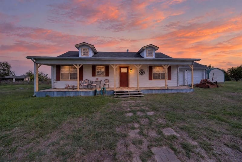 261 Rs County Road 4528, Point TX 75472
