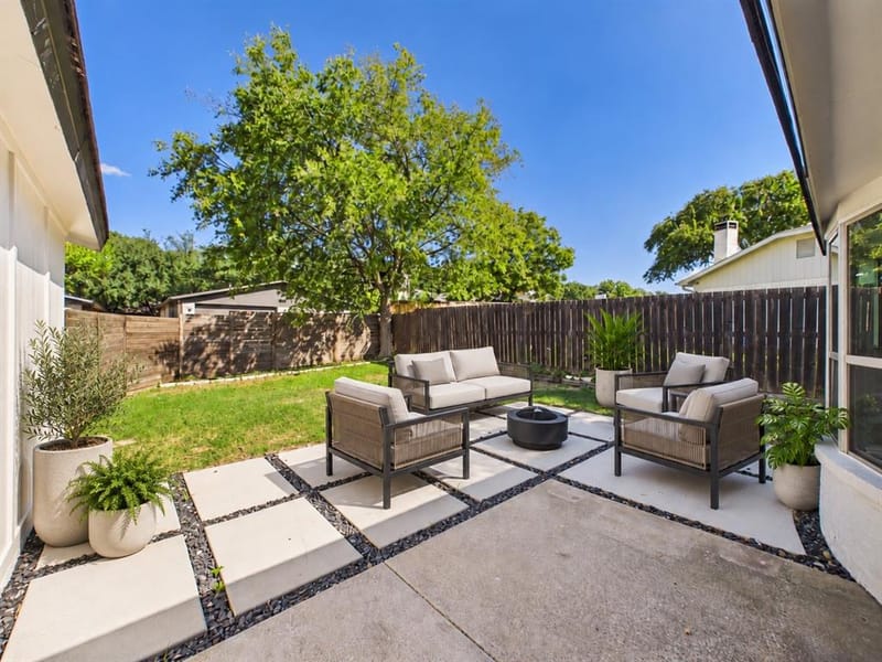 10835 Hayfield, Dallas TX 75238 - Photo 7