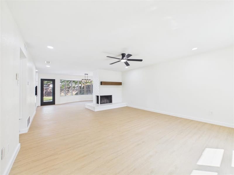 10835 Hayfield, Dallas TX 75238 - Photo 8