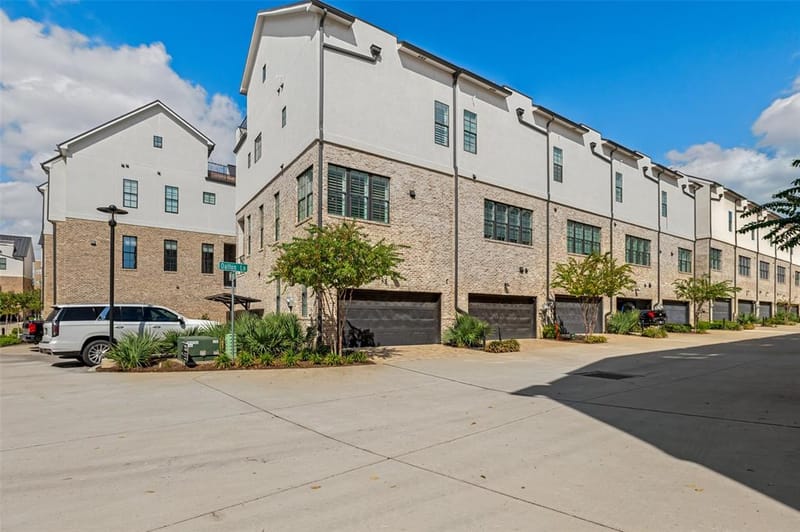 617 Dalton Lane, Irving TX 75039 - Photo 3