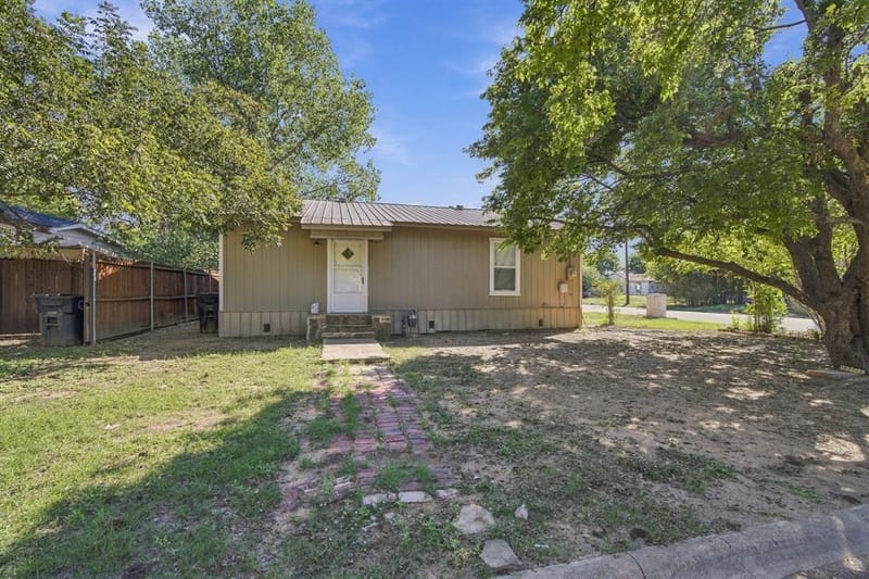 405 N Atlantic Street # 407, Cleburne TX 76031 - Photo 13