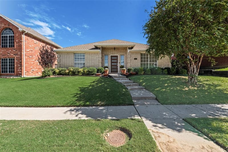 4104 Creekmeadow Drive, Carrollton TX 75010 - Photo 2