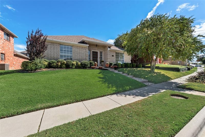 4104 Creekmeadow Drive, Carrollton TX 75010 - Photo 3