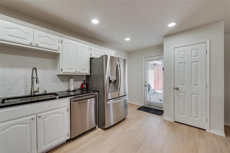 4104 Creekmeadow Drive, Carrollton TX 75010 - Photo 11