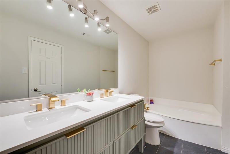 4104 Creekmeadow Drive, Carrollton TX 75010 - Photo 19