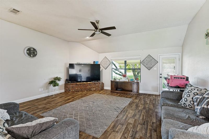 8525 County Road 528, Burleson TX 76028 - Photo 5
