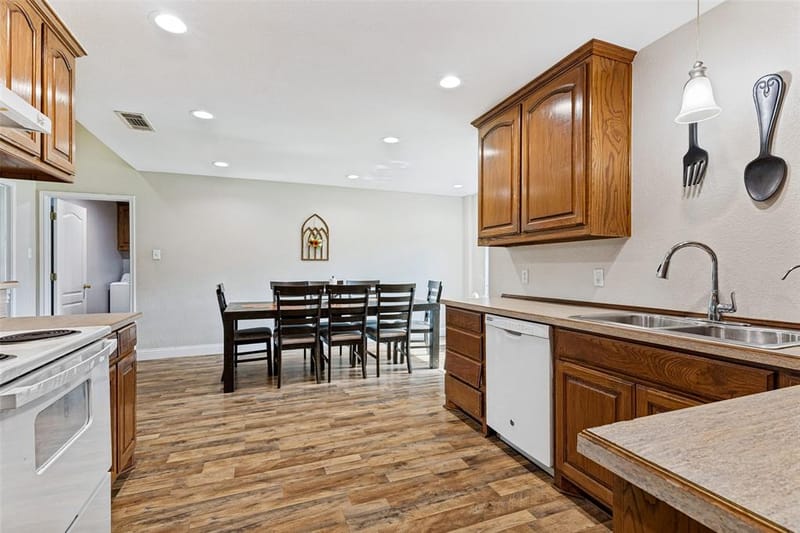 8525 County Road 528, Burleson TX 76028 - Photo 9