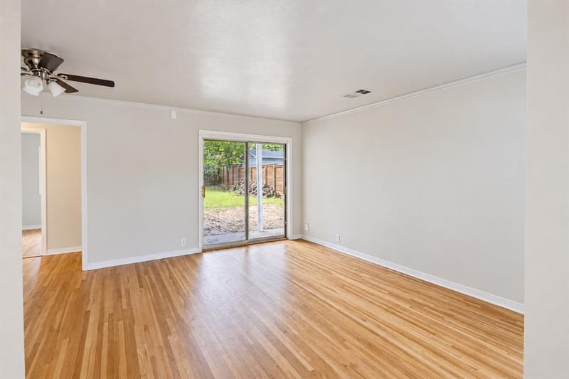 2116 Marilyn Lane, Arlington TX 76010 - Photo 5