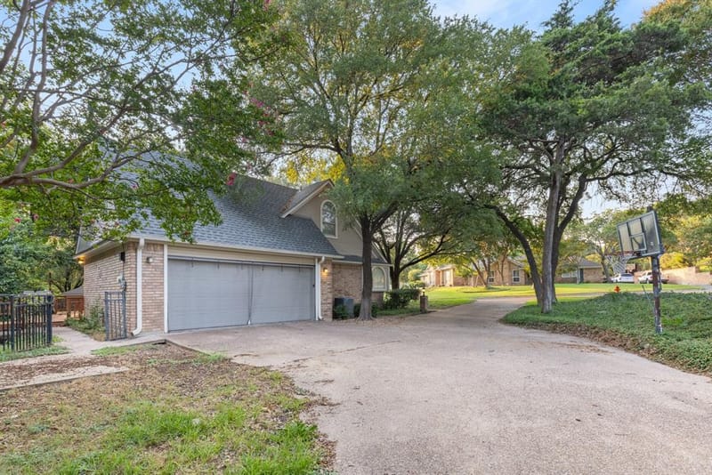 207 Westlane Circle, Woodway TX 76712 - Photo 7