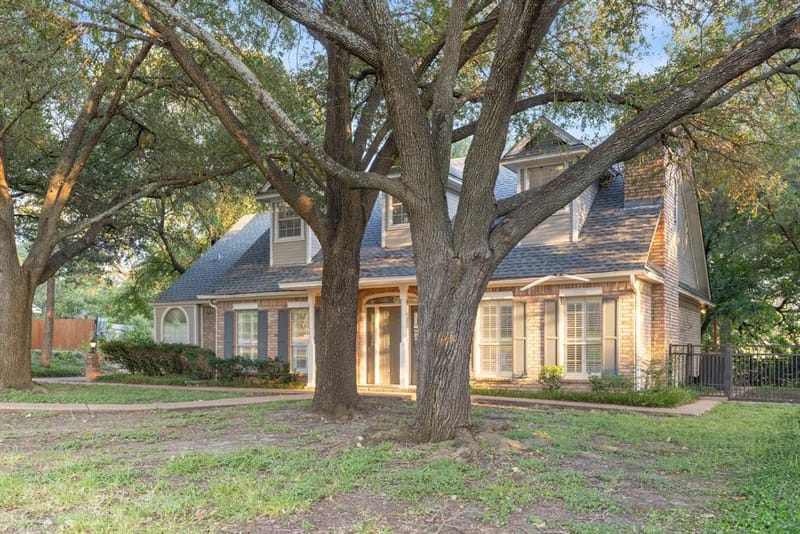 207 Westlane Circle, Woodway TX 76712 - Photo 3