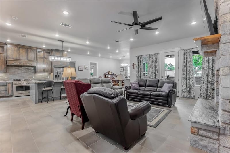 6015 Bonanza Drive # D, Granbury TX 76049 - Photo 6