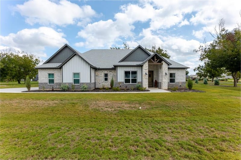 6015 Bonanza Drive # D, Granbury TX 76049 - Photo 3