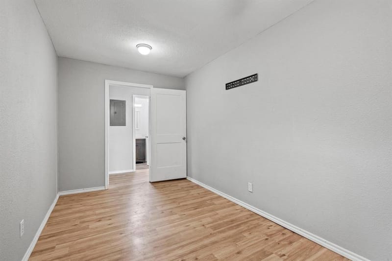 701 W Hull A & B Street, Denison TX 75020 - Photo 17