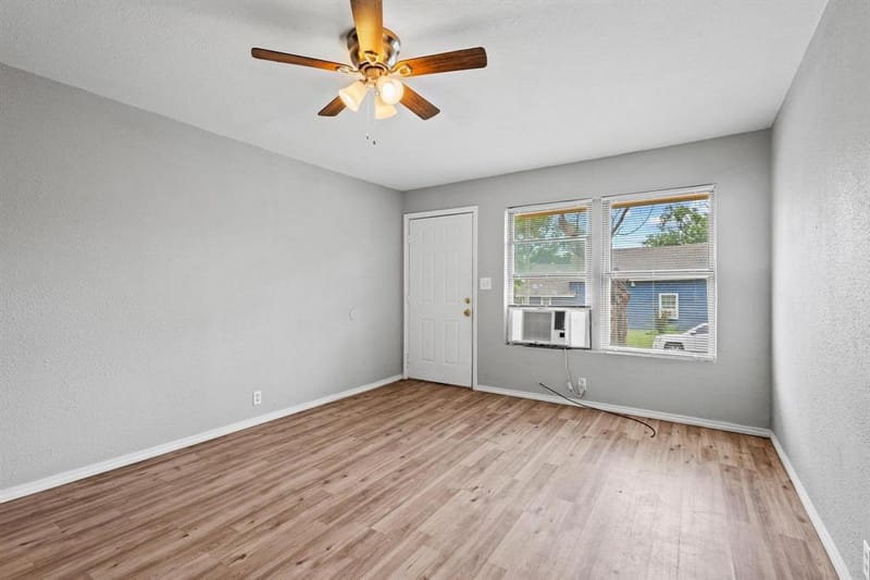 701 W Hull A & B Street, Denison TX 75020 - Photo 5