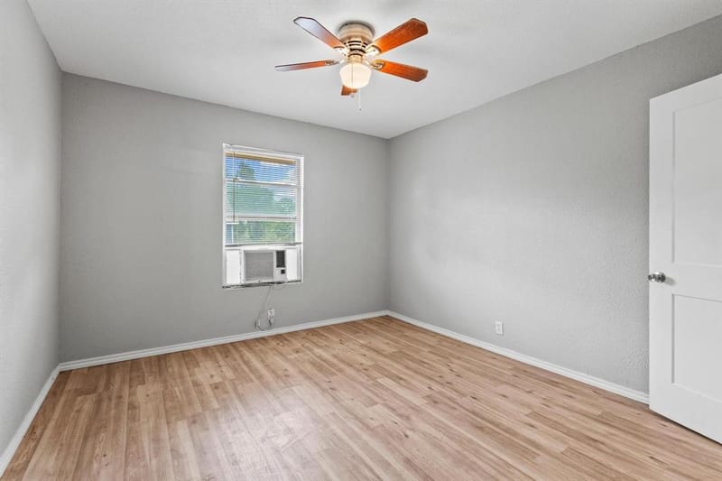 701 W Hull A & B Street, Denison TX 75020 - Photo 9