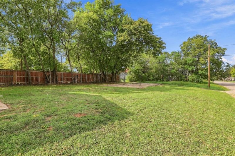 701 W Hull A & B Street, Denison TX 75020 - Photo 18