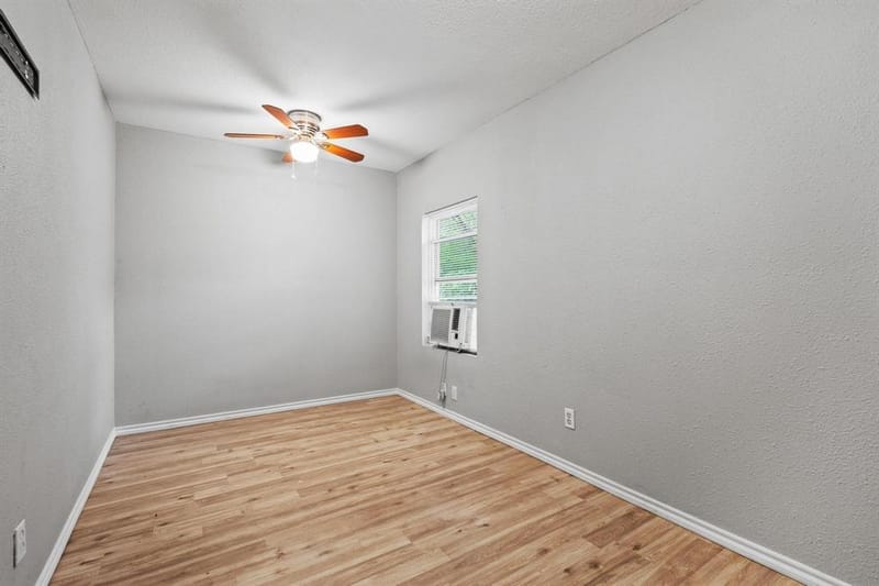701 W Hull A & B Street, Denison TX 75020 - Photo 15
