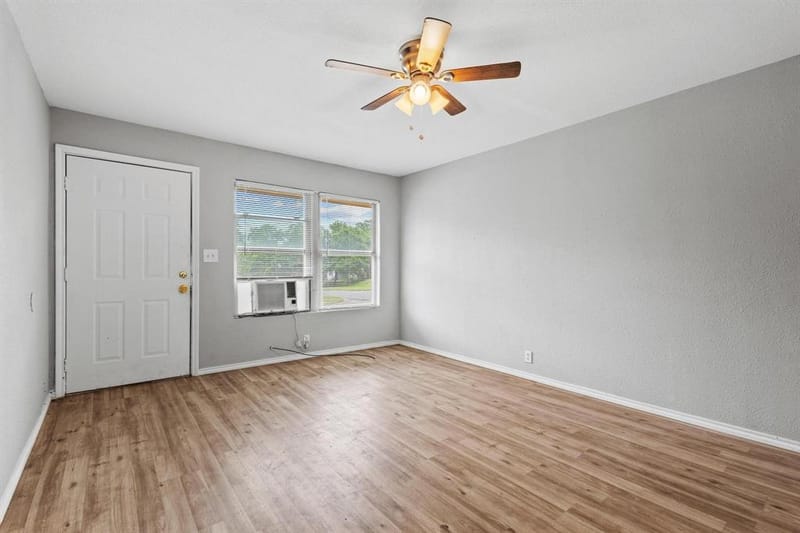701 W Hull A & B Street, Denison TX 75020 - Photo 4