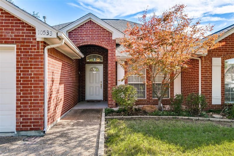 10533 Whitestone Ranch Road, Benbrook TX 76126 - Photo 2