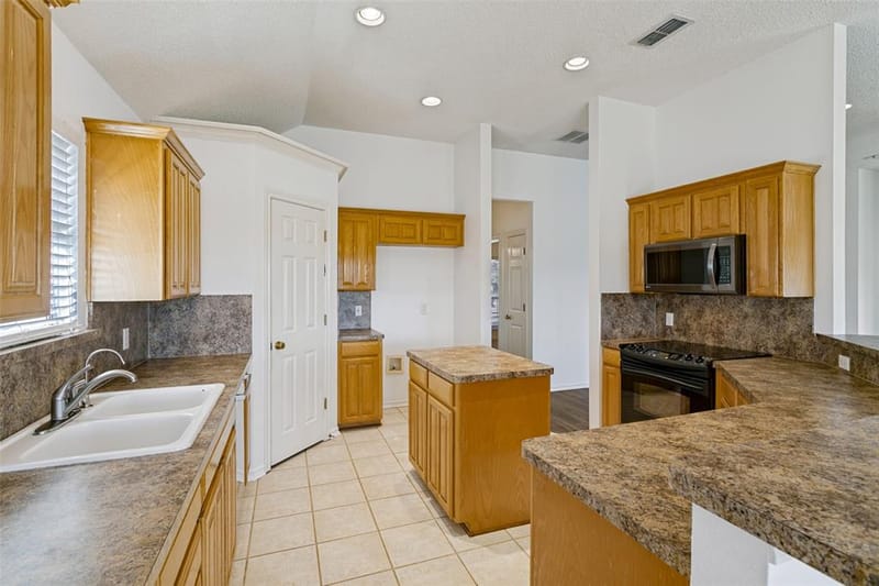 10533 Whitestone Ranch Road, Benbrook TX 76126 - Photo 10