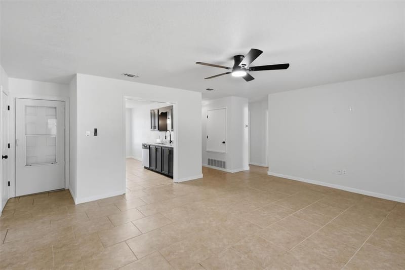 706 Shady Grove Drive, Granbury TX 76049 - Photo 7
