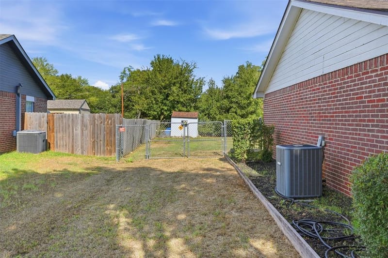 706 Shady Grove Drive, Granbury TX 76049 - Photo 32