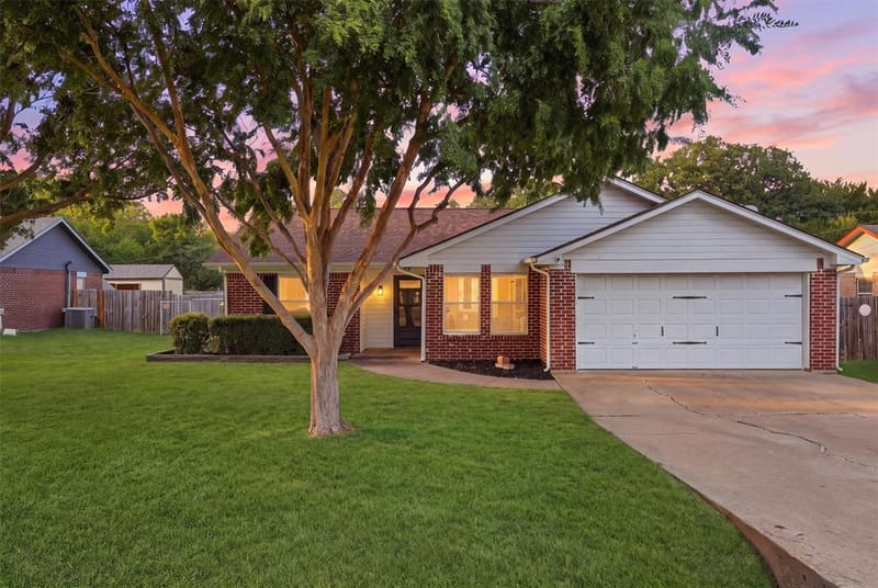 706 Shady Grove Drive, Granbury TX 76049