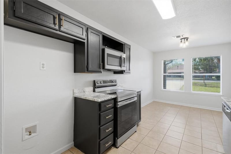 706 Shady Grove Drive, Granbury TX 76049 - Photo 9