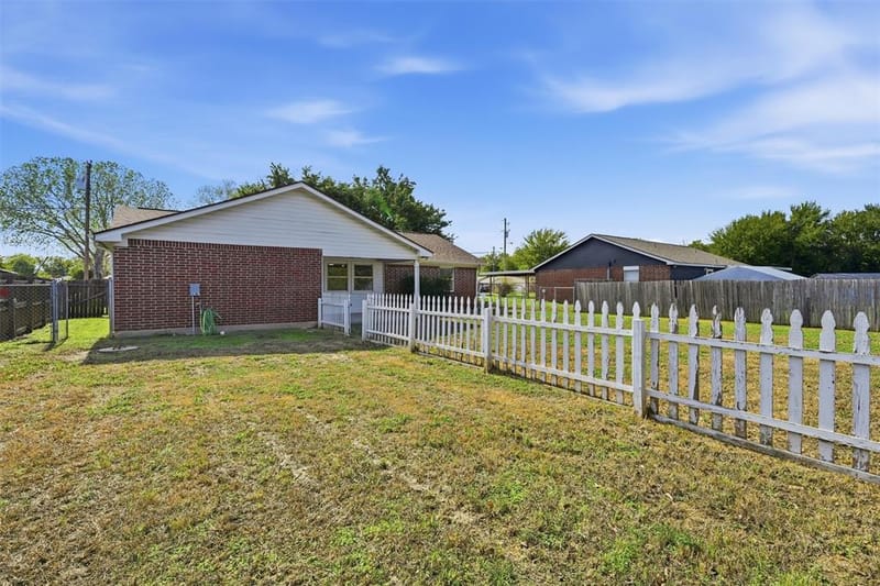 706 Shady Grove Drive, Granbury TX 76049 - Photo 34