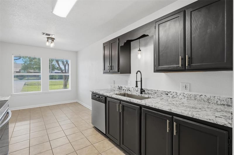 706 Shady Grove Drive, Granbury TX 76049 - Photo 10