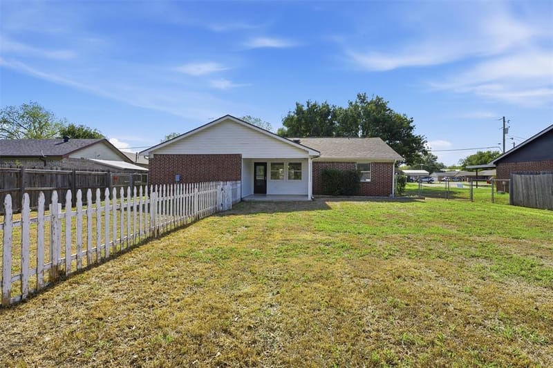 706 Shady Grove Drive, Granbury TX 76049 - Photo 33