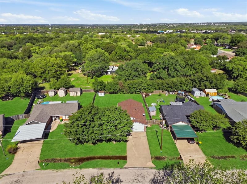 706 Shady Grove Drive, Granbury TX 76049 - Photo 37