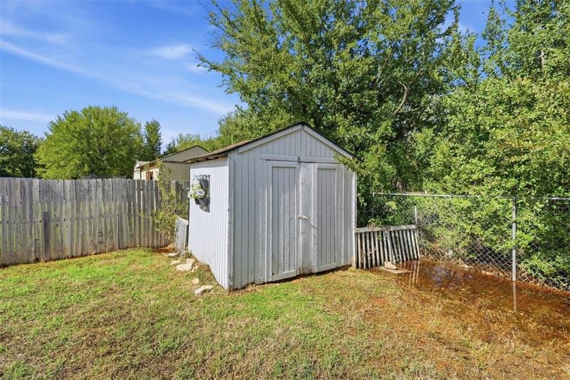 706 Shady Grove Drive, Granbury TX 76049 - Photo 31