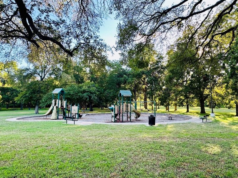 8405 Creekwood Drive, Dallas TX 75228 - Photo 38