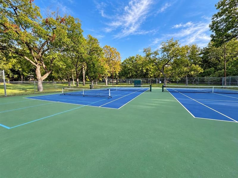 8405 Creekwood Drive, Dallas TX 75228 - Photo 37