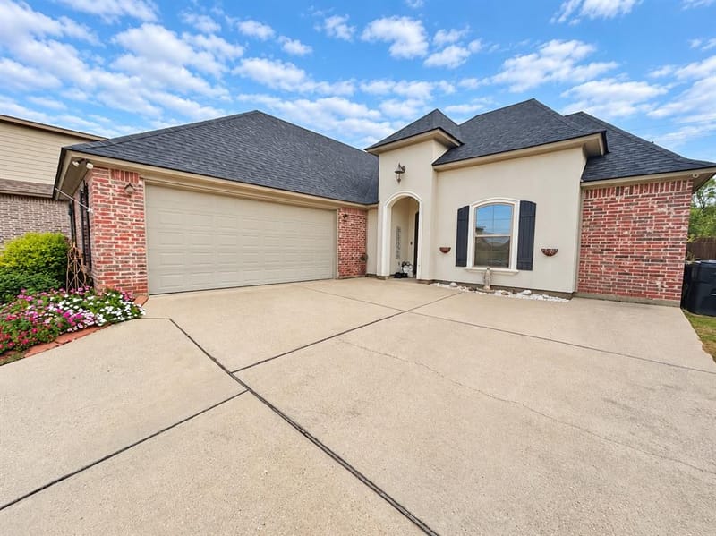 366 Wood Springs, Haughton LA 71037