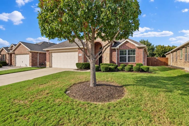 5124 Hidden Knolls Drive, McKinney TX 75071 - Photo 2