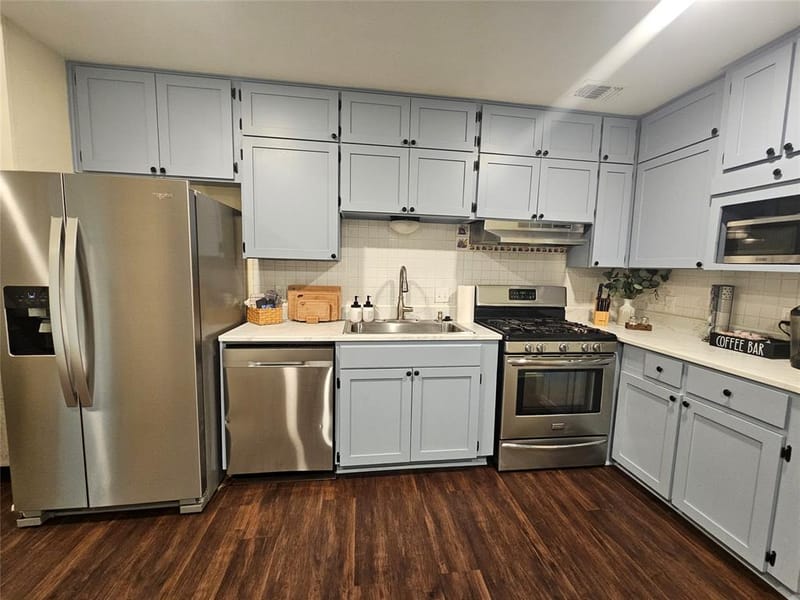 311 Town Creek Drive, Euless TX 76039 - Photo 6