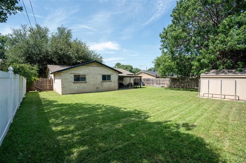 311 Town Creek Drive, Euless TX 76039 - Photo 24